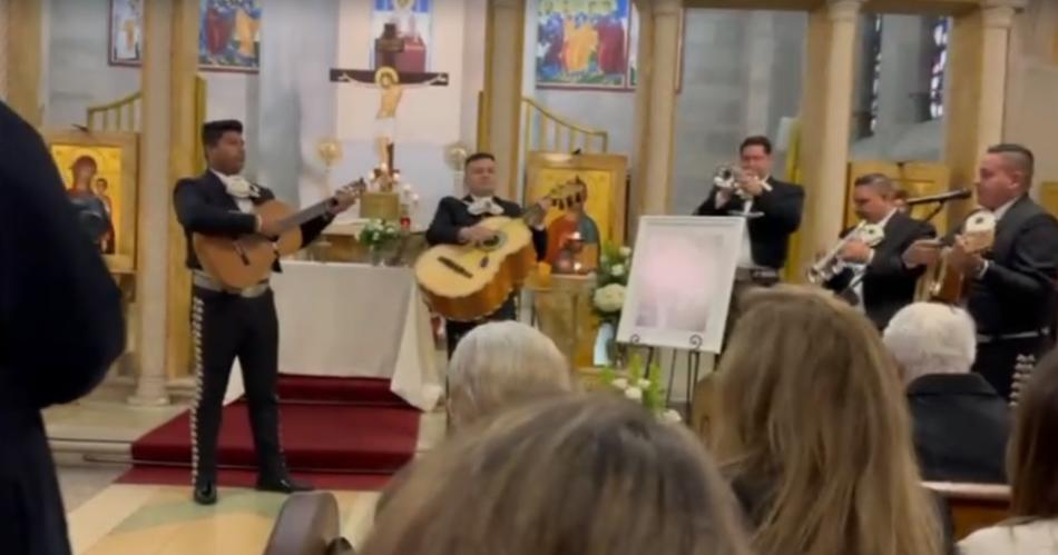 En Miami la misa terminoacute con el ritmo de los mariachis