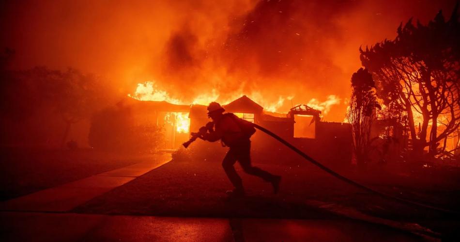 Incendios en California- aumenta a 16 la cifra de muertos