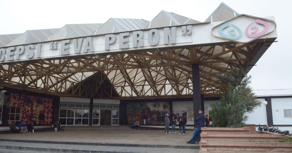 Un bebeacute recieacuten nacido debioacute ser hospitalizado al quedar en medio de la pelea de sus padres