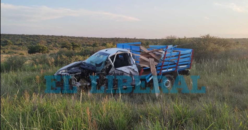 Dos camionetas chocaron de frente cerca de Ojo de Agua- hay varios heridos