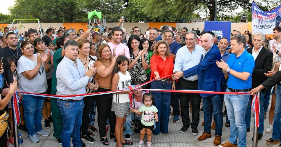 Fuentes junto a vecinos dejaron inaugurada la plaza Peruchillo en el barrio Juan Felipe Ibarra