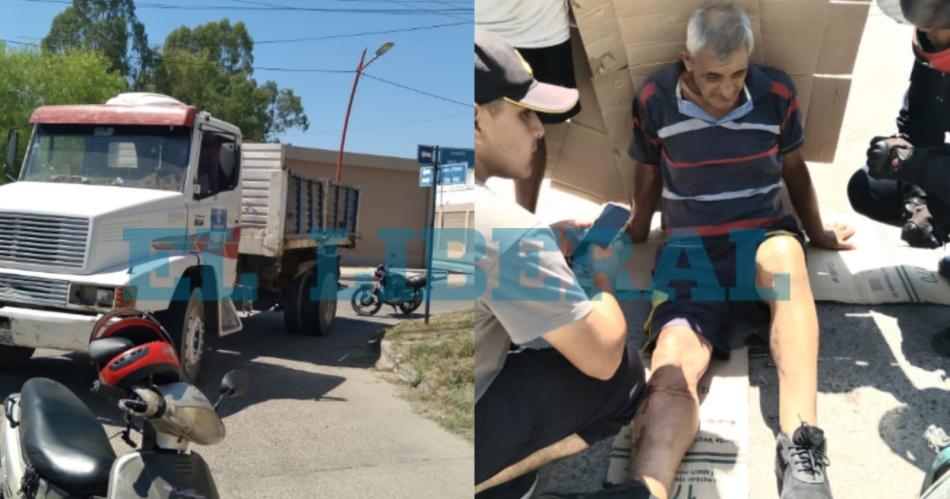 Fuerte choque entre un camioacuten y una moto- de milagro no terminoacute en tragedia