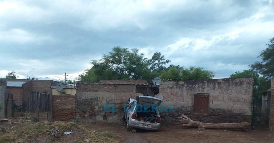 Un hombre fallecioacute tras estrellar su auto contra el frente de una vivienda