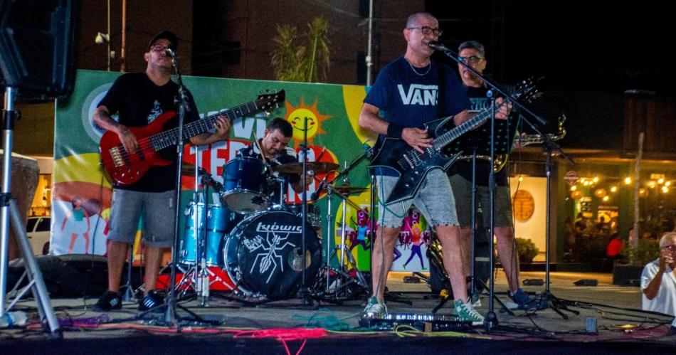 Las Termas vibroacute con la Noche de Rock en la plaza San Martiacuten