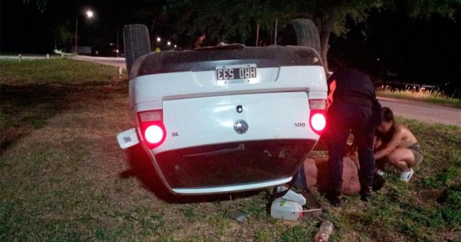 Un conductor herido al volcar el auto sobre Ruta 92