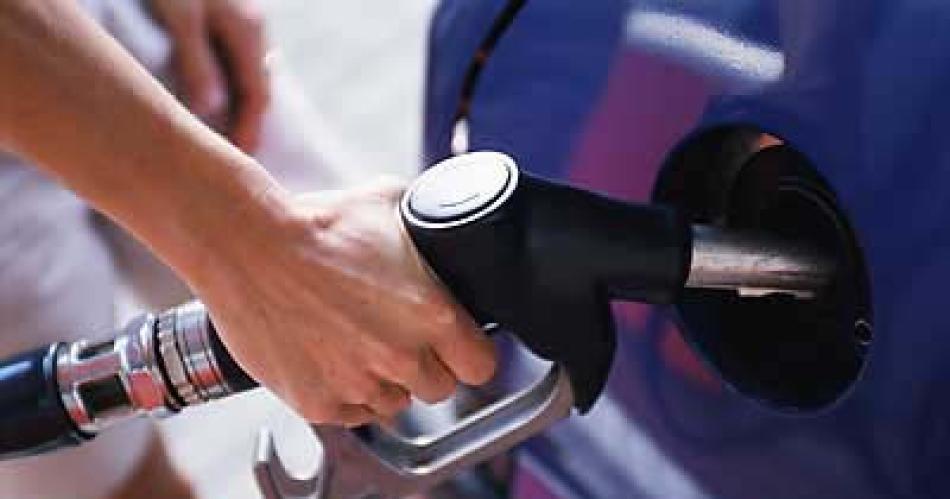 Combustibles- el consumo total anual cayoacute un 8-en-porciento- 