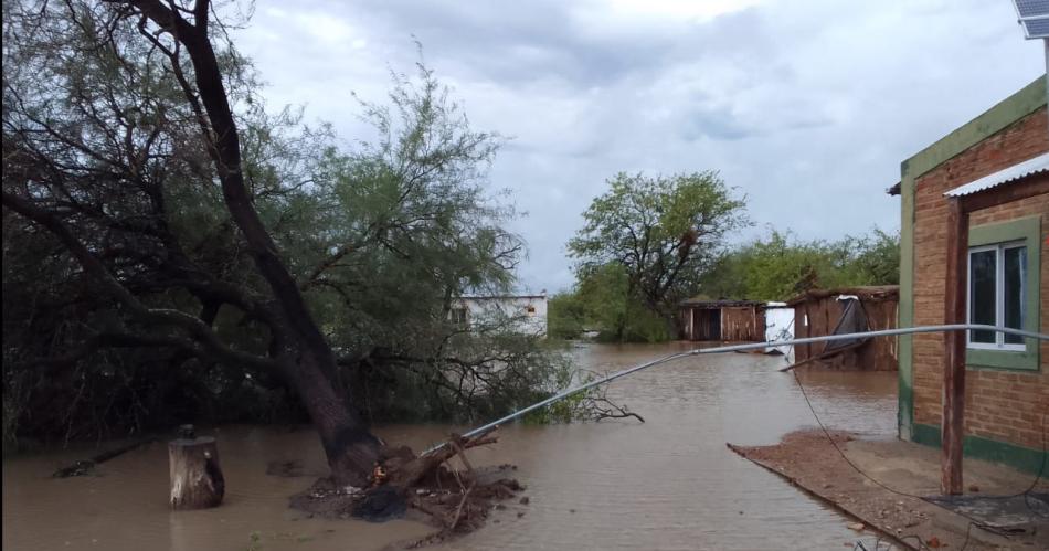 FOTOS El fuerte temporal arrasoacute con viviendas en el interior santiaguentildeo