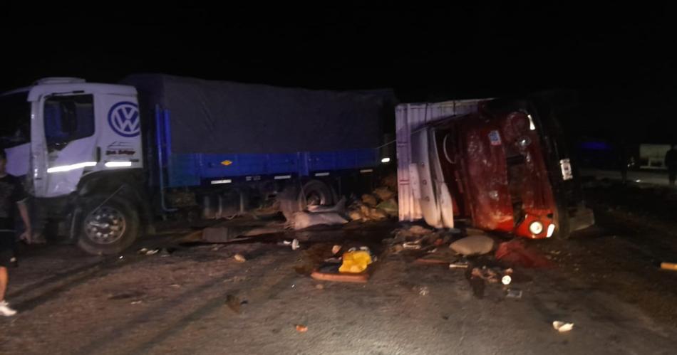 Choque y vuelco en la Ruta 34- un camionero alcoholizado provocoacute un accidente