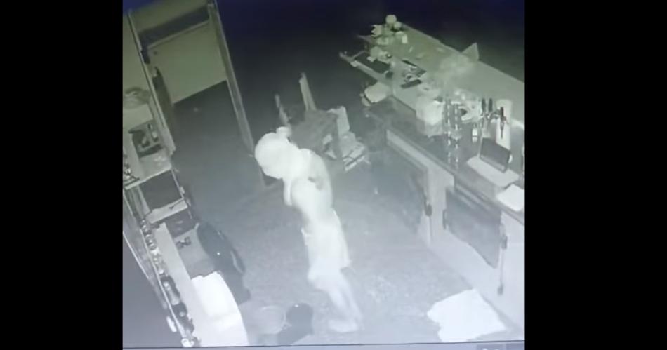 Ladrones quedaron filmados cuando robaban en un bar