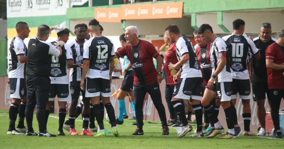 Central Coacuterdoba dejoacute su invicto en Varela