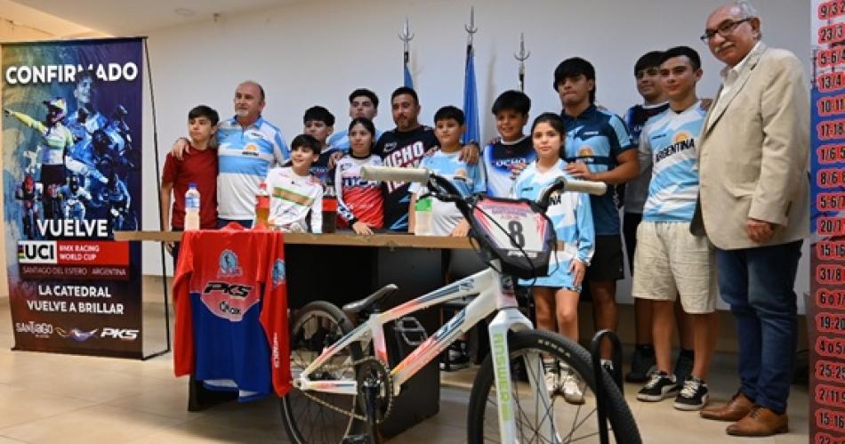 Se presentoacute la temporada de BMX en el polideportivo provincial