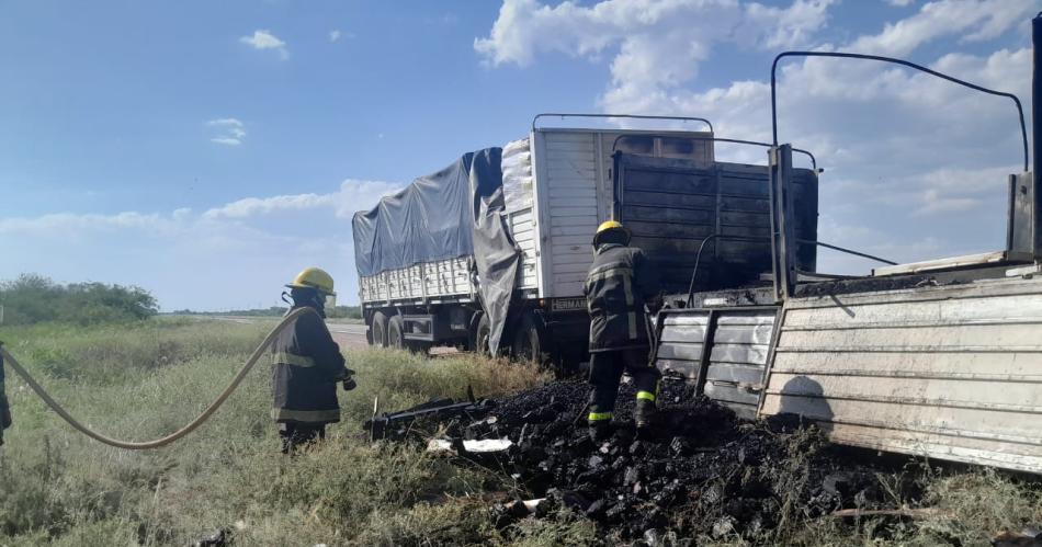 Camioacuten en llamas en la Ruta 34- intervencioacuten raacutepida evitoacute una tragedia