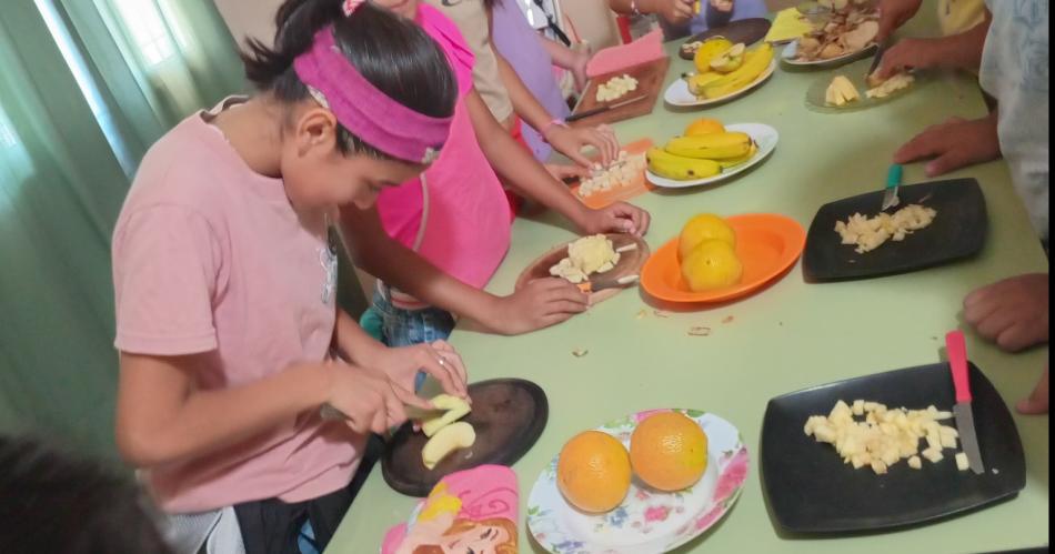 En Colonia El Simbolar disfrutaron de talleres de cocina infantil