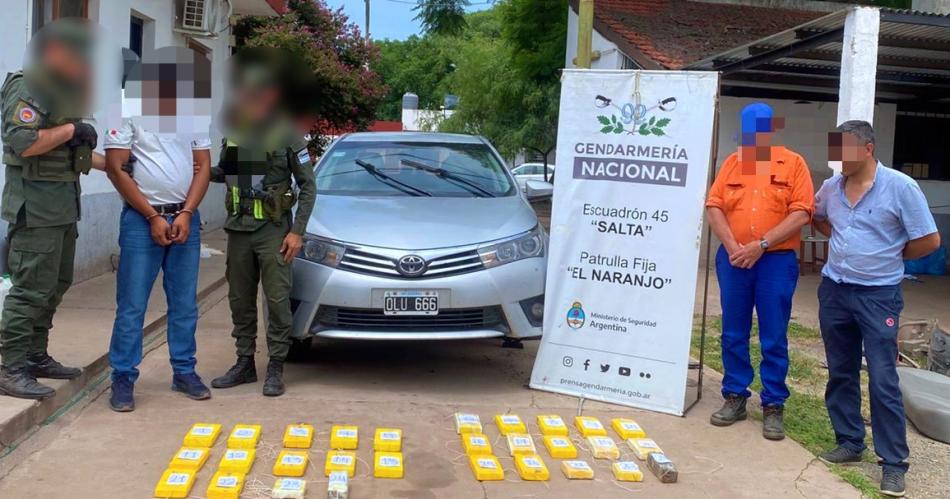 Hallaron un cargamento de cocaiacutena en el chasis de un auto en un control vial