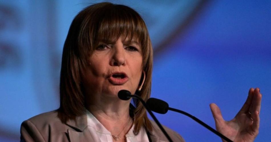 Bullrich firma el comienzo del cercado en la frontera con Bolivia