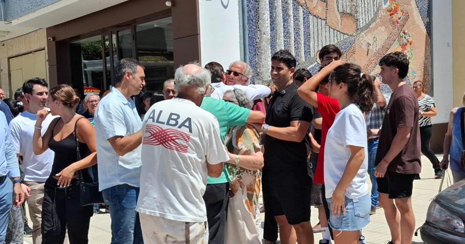 Familiares amigos y la comunidad le dio el uacuteltimo adioacutes al Arq Miguel Gody Mukdise