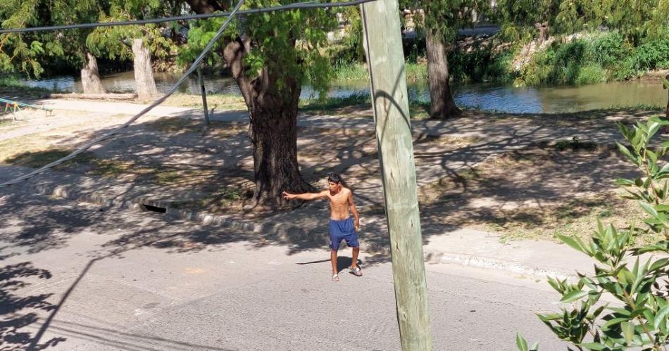 VIDEO  Brutal enfrentamiento entre patotas juveniles en La Banda- indignacioacuten vecinal