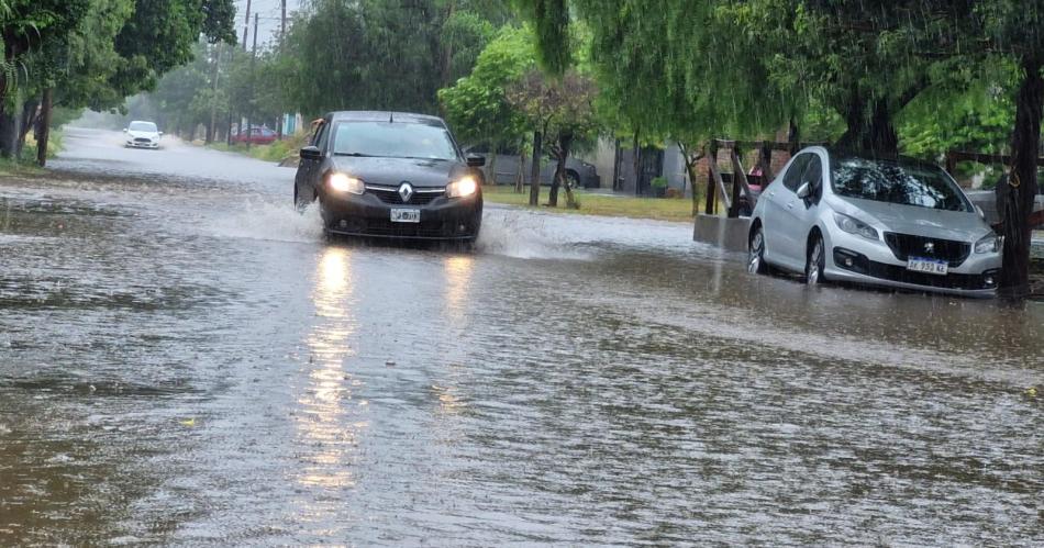 Llegoacute la tormenta al interior santiaguentildeo y trajo alivio a la Regioacuten Albigasta