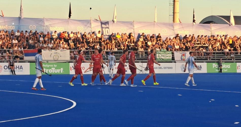 Los Leones cayeron ante Beacutelgica en el Polideportivo provincial