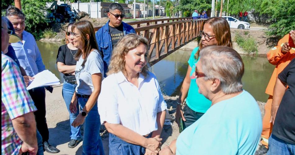 Fuentes supervisoacute obras de refaccioacuten y mejora de puentes peatonales sobre el canal San Martiacuten