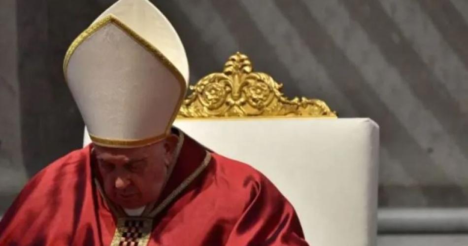 Nuevo parte meacutedico del papa Francisco- pasoacute una noche tranquila pero sigue delicado