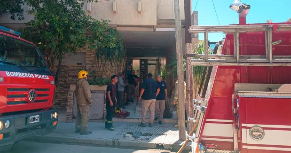 Incendio en edificio causoacute paacutenico en pleno centro y hubo atrapados