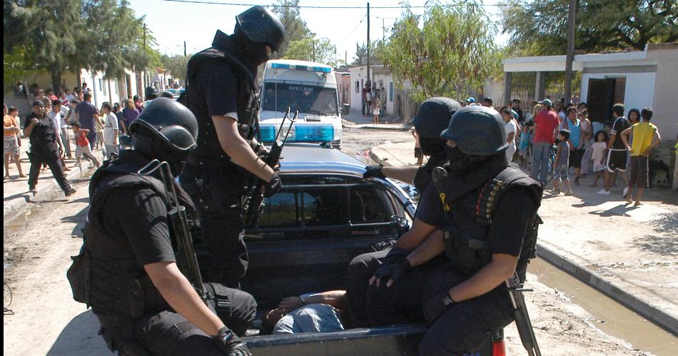 OPERATIVOS- Los policías peinaban ayer algunos reductos del norte pero sin resultado alguno También investigaban en las personas que conocían la existencia del dinero