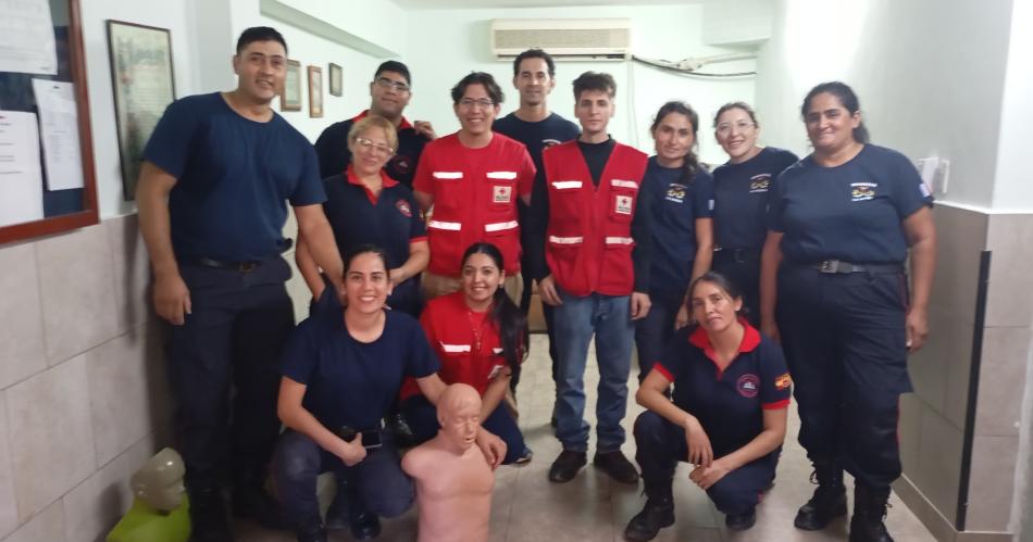 Los Bomberos Voluntarios recibieron capacitación sobre salud de parte de la Cruz Roja