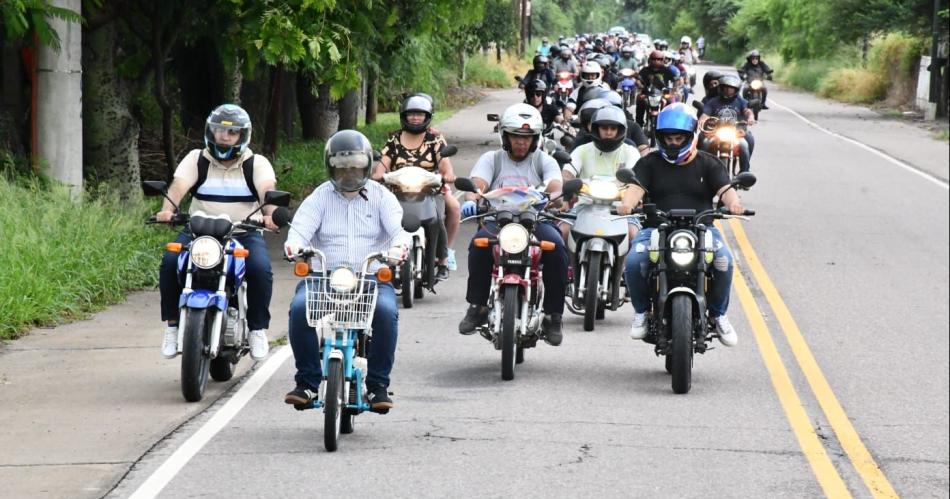 El gobernador Zamora participó de esta emotiva demostración de fe junto con cientos de fieles