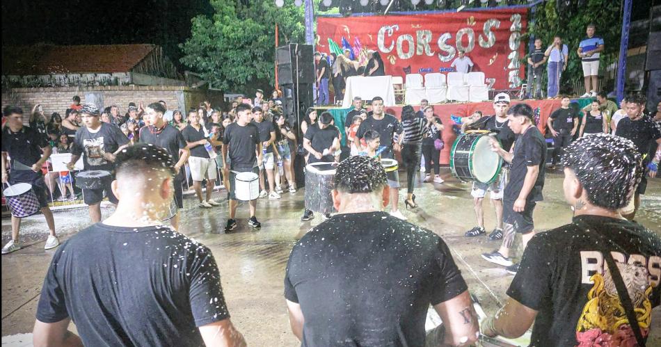 Por la lluvia del saacutebado hoy finalizaraacute el Corso Municipal de Clodomira