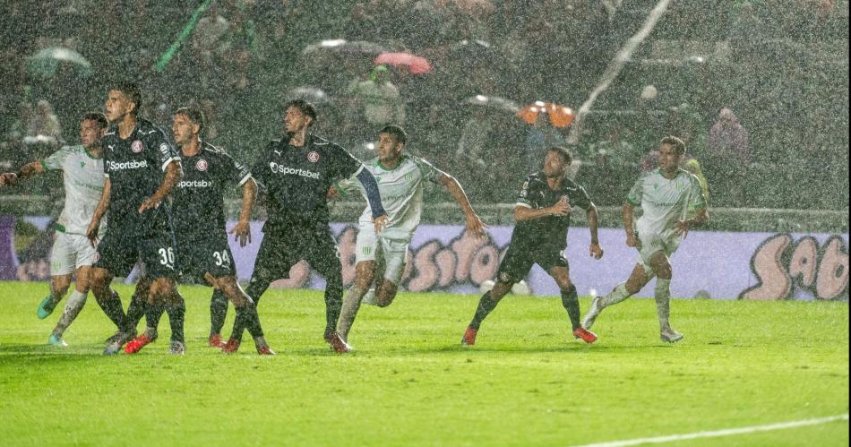 Banfield e Independiente empataban hasta que la tormenta les dijo basta