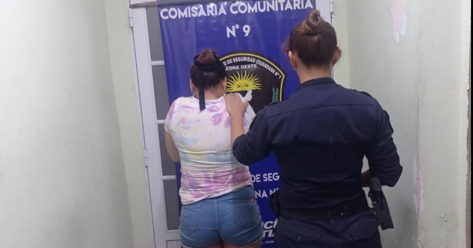 Mujer detenida por intentar ingresar droga en una comisariacutea oculta en ropa