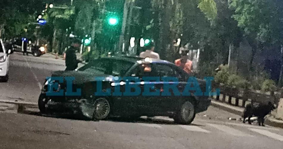 Un joven conductor chocó en plena Av Belgrano y Libertad (Foto EL LIBERAL)