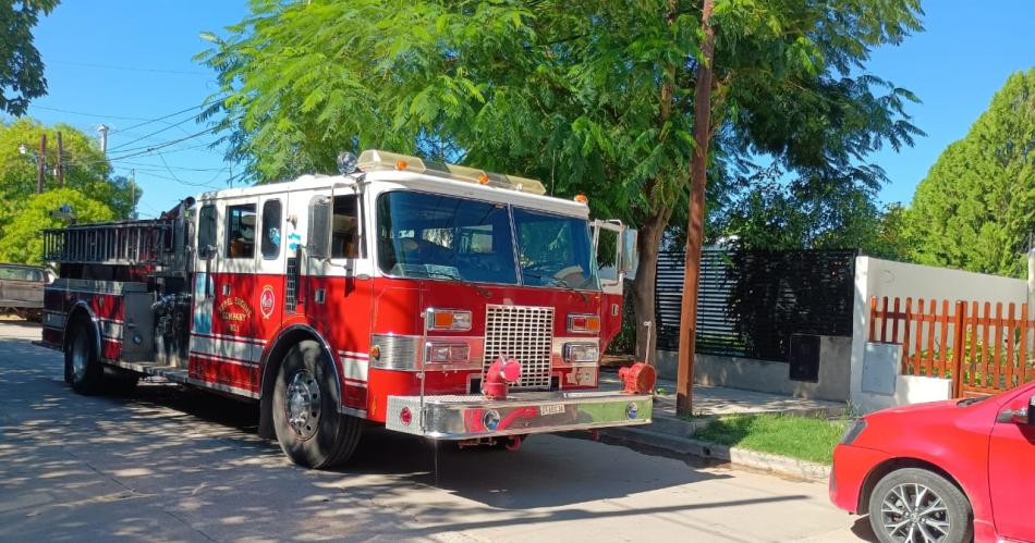 Incendio en Avenida Coloacuten- bomberos evitaron la propagacioacuten del fuego