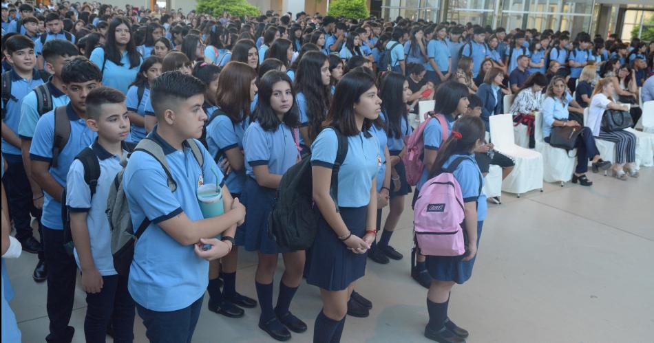 Volvieron las clases a la provincia- con diversos actos inauguraron el ciclo lectivo 