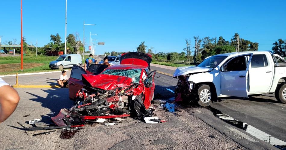 BRUTAL La violencia del impacto entre ambos vehículos terminó con la muerte de los integrantes de la familia rosarina