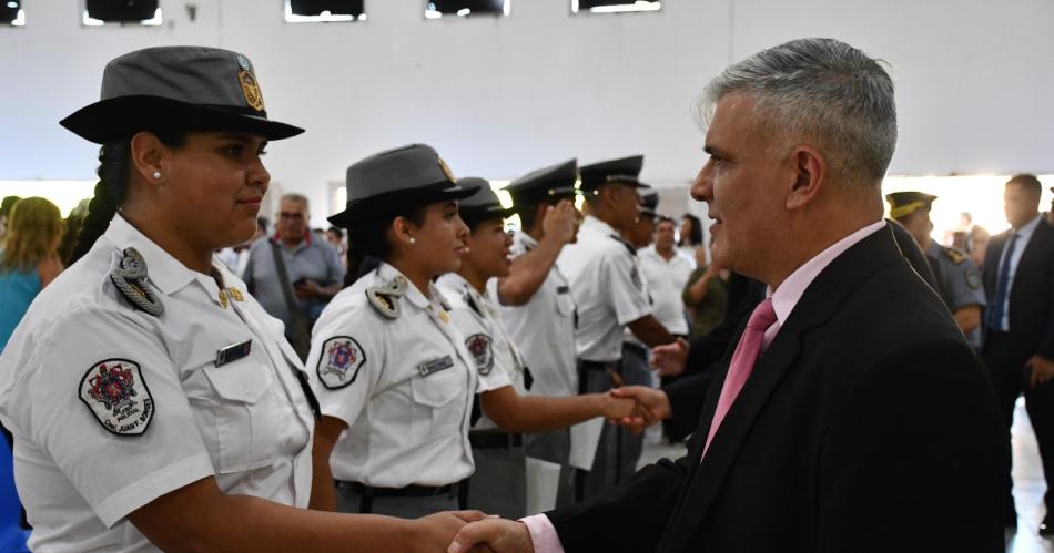 Emotivo inicio del ciclo lectivo en el Liceo Policial