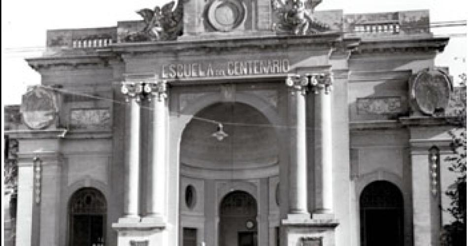 Antigua foto de la Escuela del Centenario