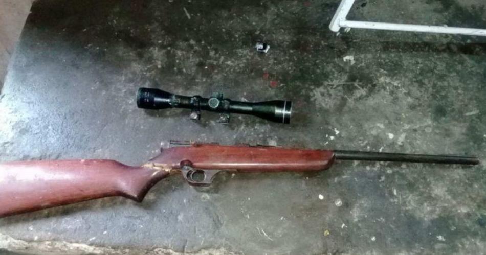 Violencia de geacutenero en Antildeatuya- un hombre amenazoacute con matar a su pareja con un rifle calibre 22 y es buscado por la policiacutea