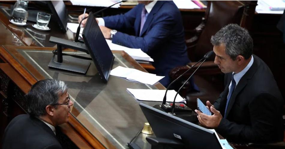 Germaacuten Martiacutenez y Martiacuten Menem volvieron a cruzarse en Diputados y hubo tensioacuten en el debate