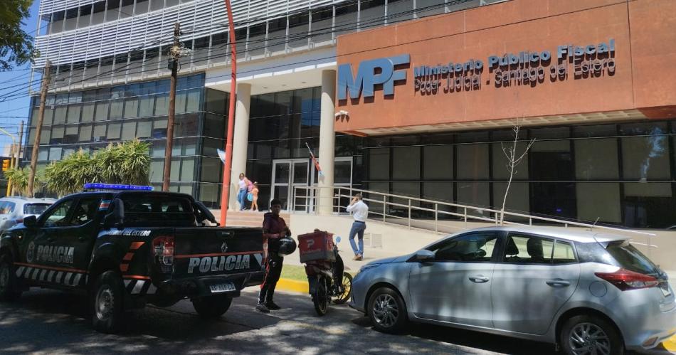 PROCEDIMIENTO Los funcionarios concurrirn al piso de la víctima a media mañana