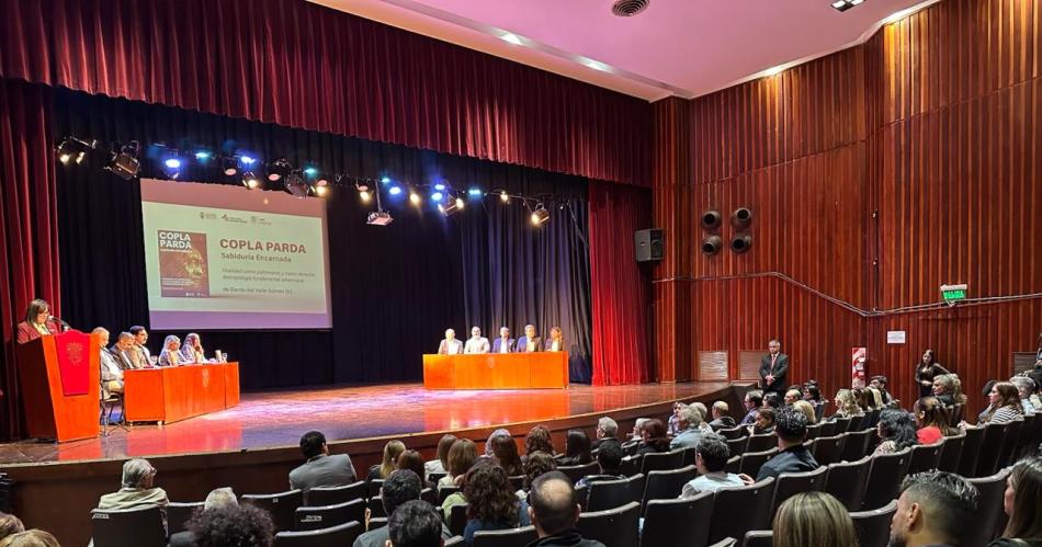 El Vicegobernador participoacute de la presentacioacuten del libro Copla Parda Sabiduriacutea Encarnada