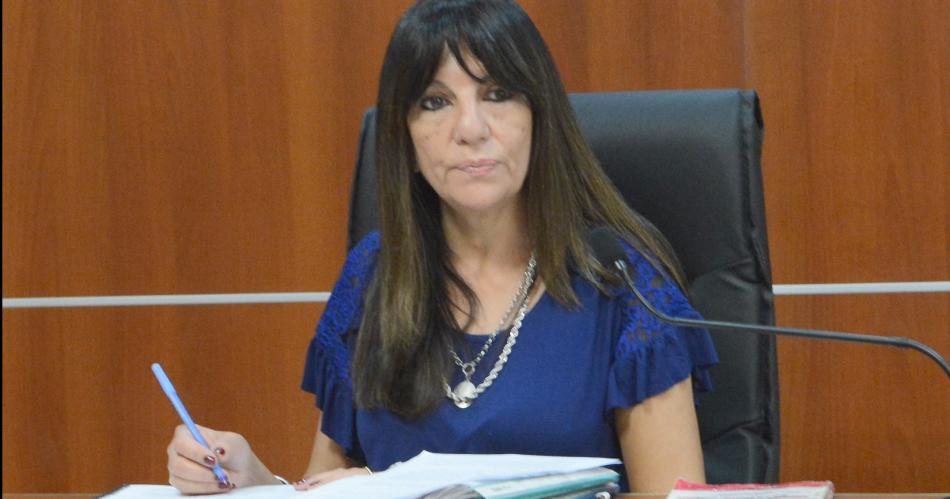 Reveacutes judicial para agente acusado de torturar a su ex y someterla sexualmente