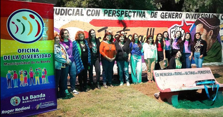 Se restauroacute un mural alusivo en conmemoracioacuten del Diacutea de la Mujer Trabajadora