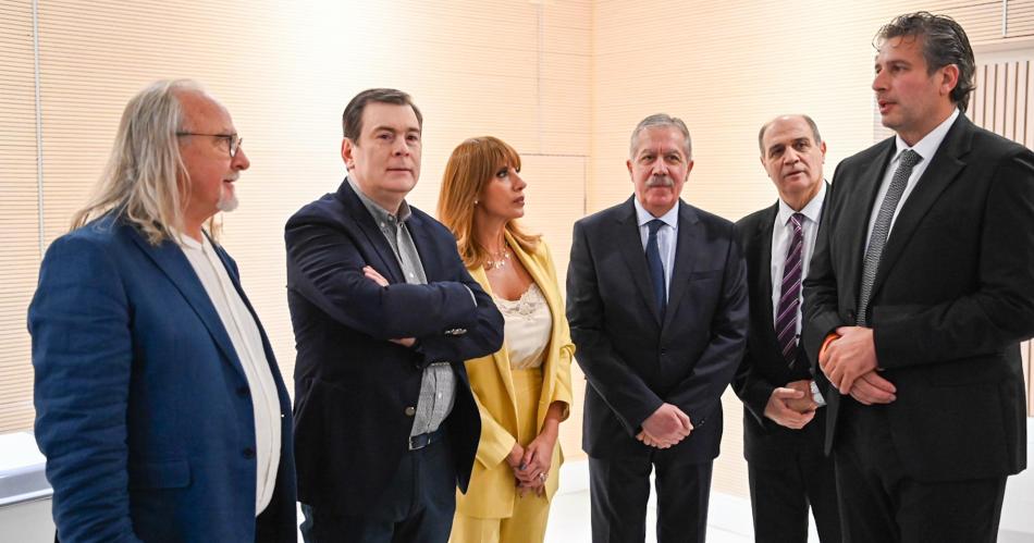 El gobernador inauguroacute el nuevo edificio de la Subsecretariacutea de Turismo de la provincia en Las Termas