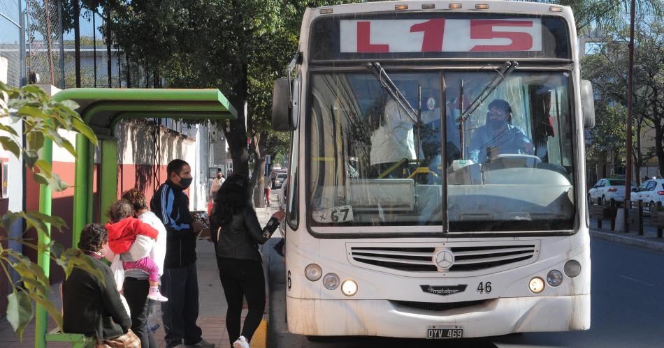 Sector de la UTA realiza hoy un paro en las liacuteneas 15 y 116