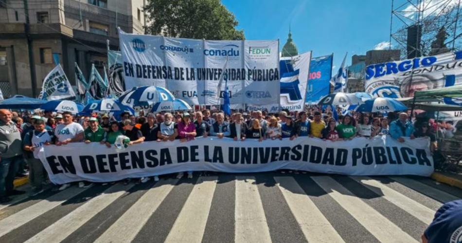 Hoy y mantildeana habraacute paro en la Unse y en todas las universidades nacionales