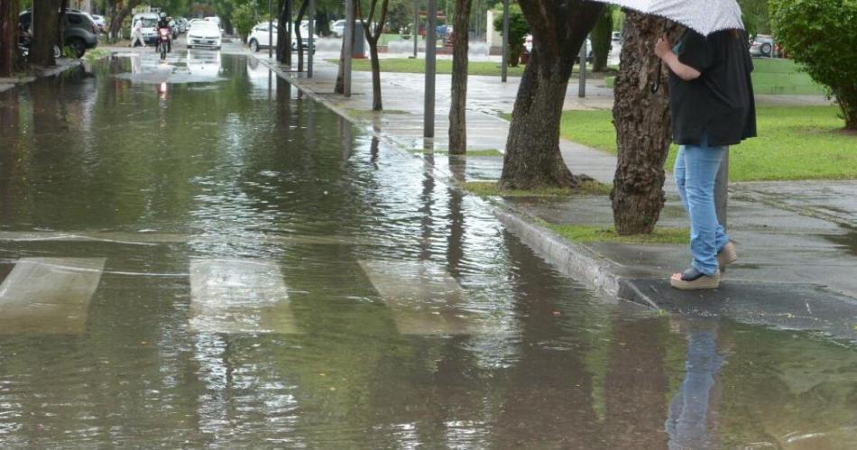 El otontildeo trajo la lluvia y persiste alerta por tormentas fuertes para la noche- iquestcuaacutendo llega el frente friacuteo