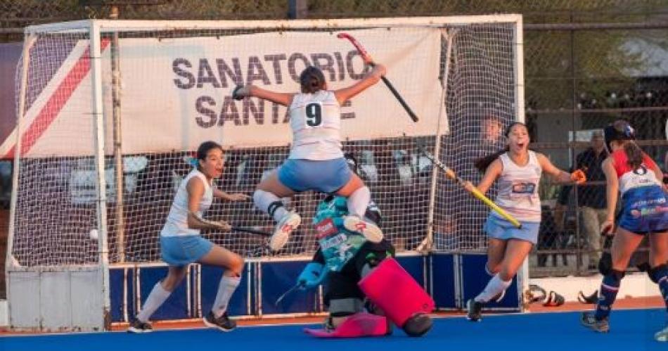 Arranca el primer capiacutetulo del Torneo Apertura de hockey sobre ceacutesped