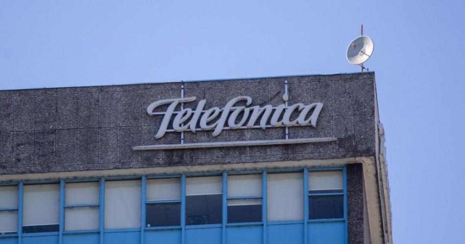 El Gobierno suspendioacute de la compra de Telefoacutenica por parte de Telecom